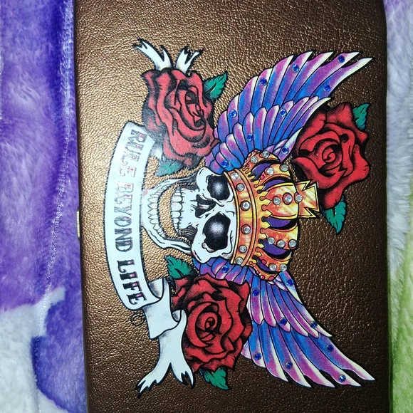 Brown Skull and Roses Wallet - Picture 1 of 2